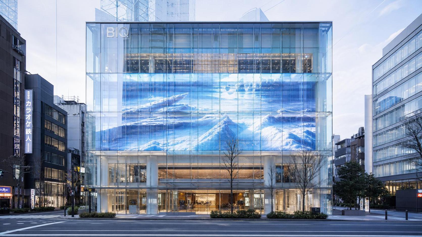 Transparent Facade Solutions in Japan: What to Check for Urban Media Architecture Projects