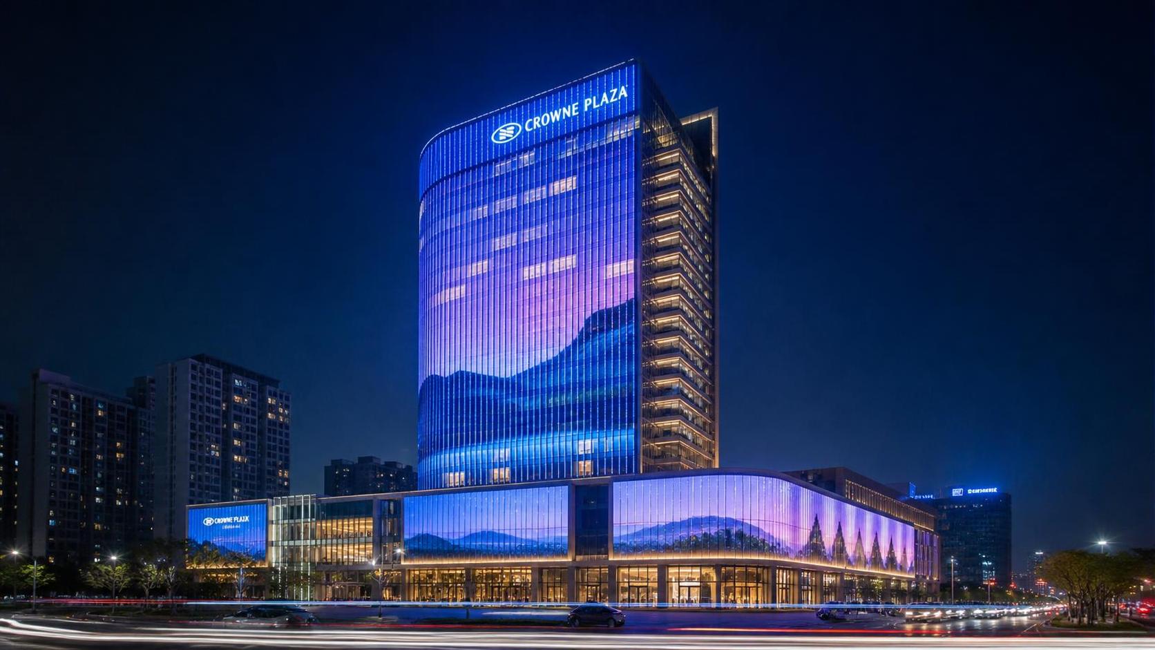 What to Consider When Integrating a Media Facade Into a Hotel Building