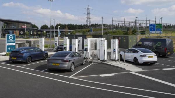 Ultra-Fast EV Charging UK: Which Sites Benefit Most and What Delays Deployment?