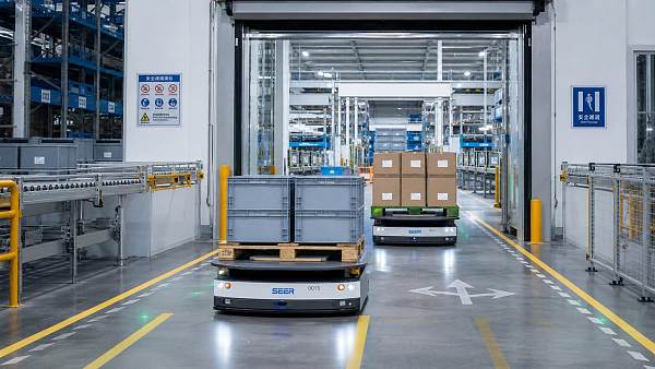 How to Choose Automated Guided Vehicles for Safer Material Flow