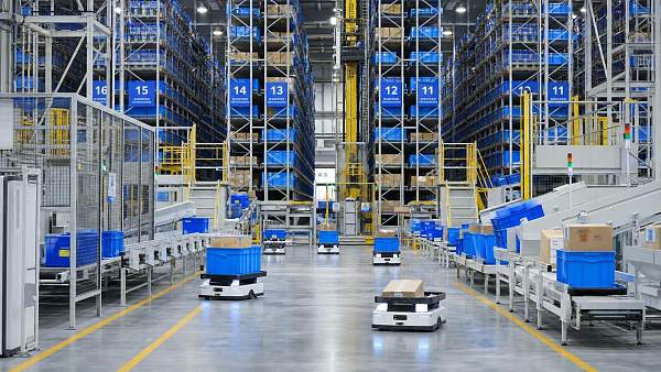 Warehouse Intralogistics Solutions: Which Systems Fit High-SKU, Fast-Turn Operations?