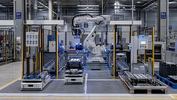 Robot Cell Design Checklist: How to Plan Layout, Guarding, and Material Flow