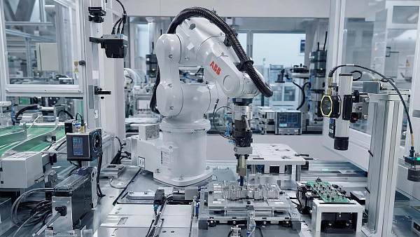 How Torque Sensing Technology Improves Collision Detection in Robotic Assembly Cells