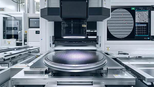 How Visual Inspection Automation for Semiconductors Reduces False Rejects and Missed Defects