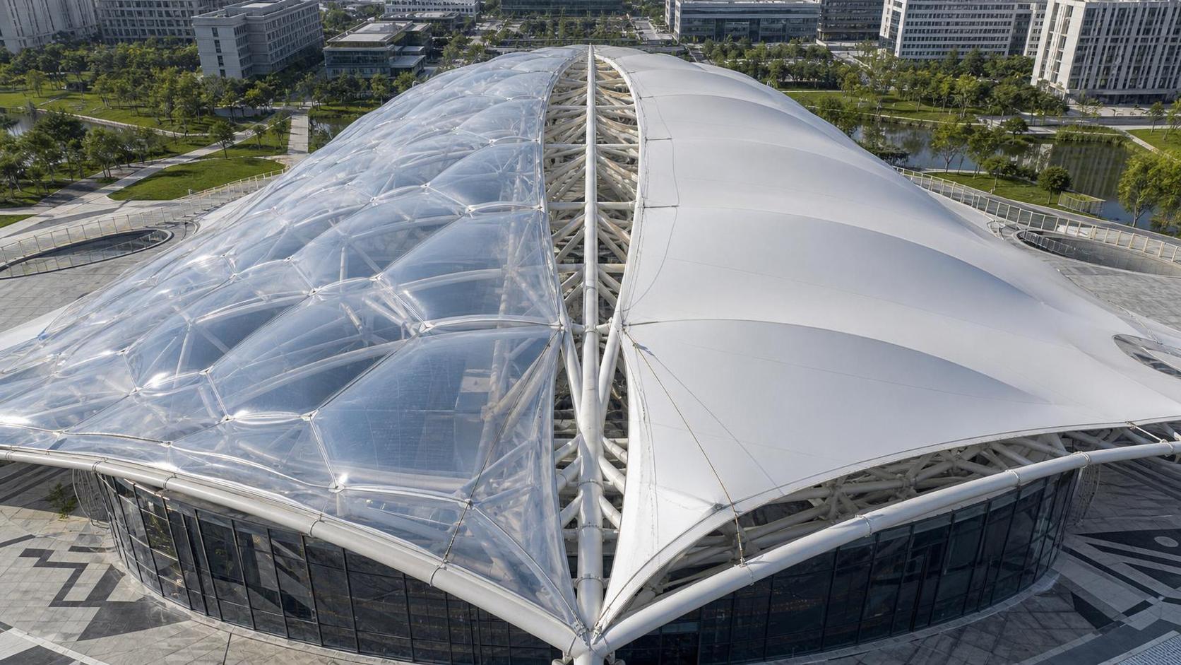 ETFE vs PTFE in Tensile Fabric Structures: Cost, Lifespan, and Best-Fit Uses
