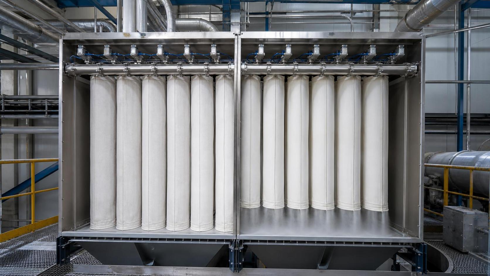 When does PPS filter media for dust collectors outperform polyester