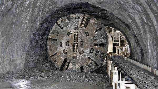 TBM Technology for Hard Rock: Key Limits, Wear, and Output