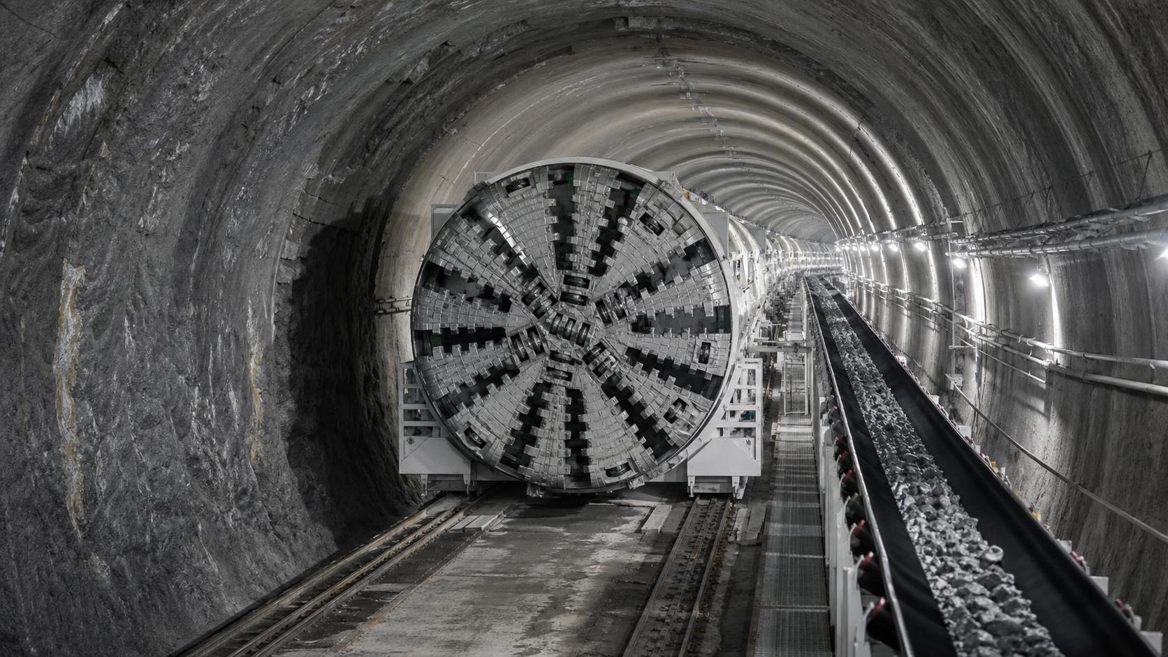 When does a hard rock boring machine outperform drill-and-blast?