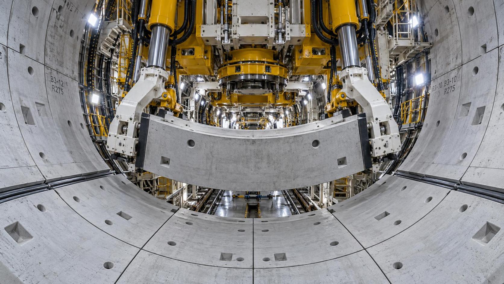 How tunnel segment erectors prevent ring misalignment during installation