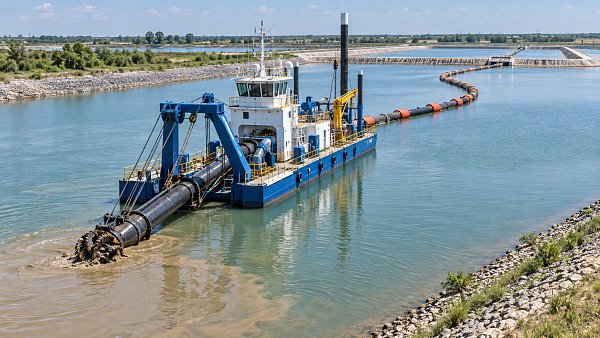 Cutter Suction Dredgers in Waterway Projects: Site Conditions That Matter