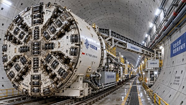 What drives tunnel excavation equipment price on major projects?