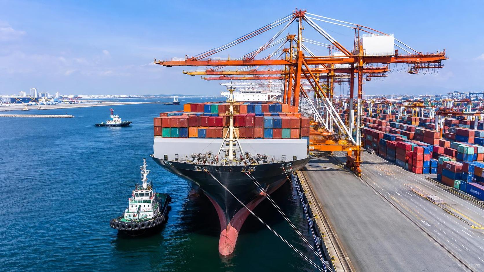 When does a maritime technology platform reduce port call delays?