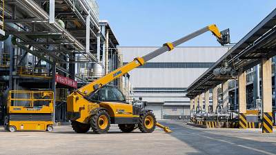 Telehandler Applications in Industrial Maintenance: Where They Beat Scissor Lifts