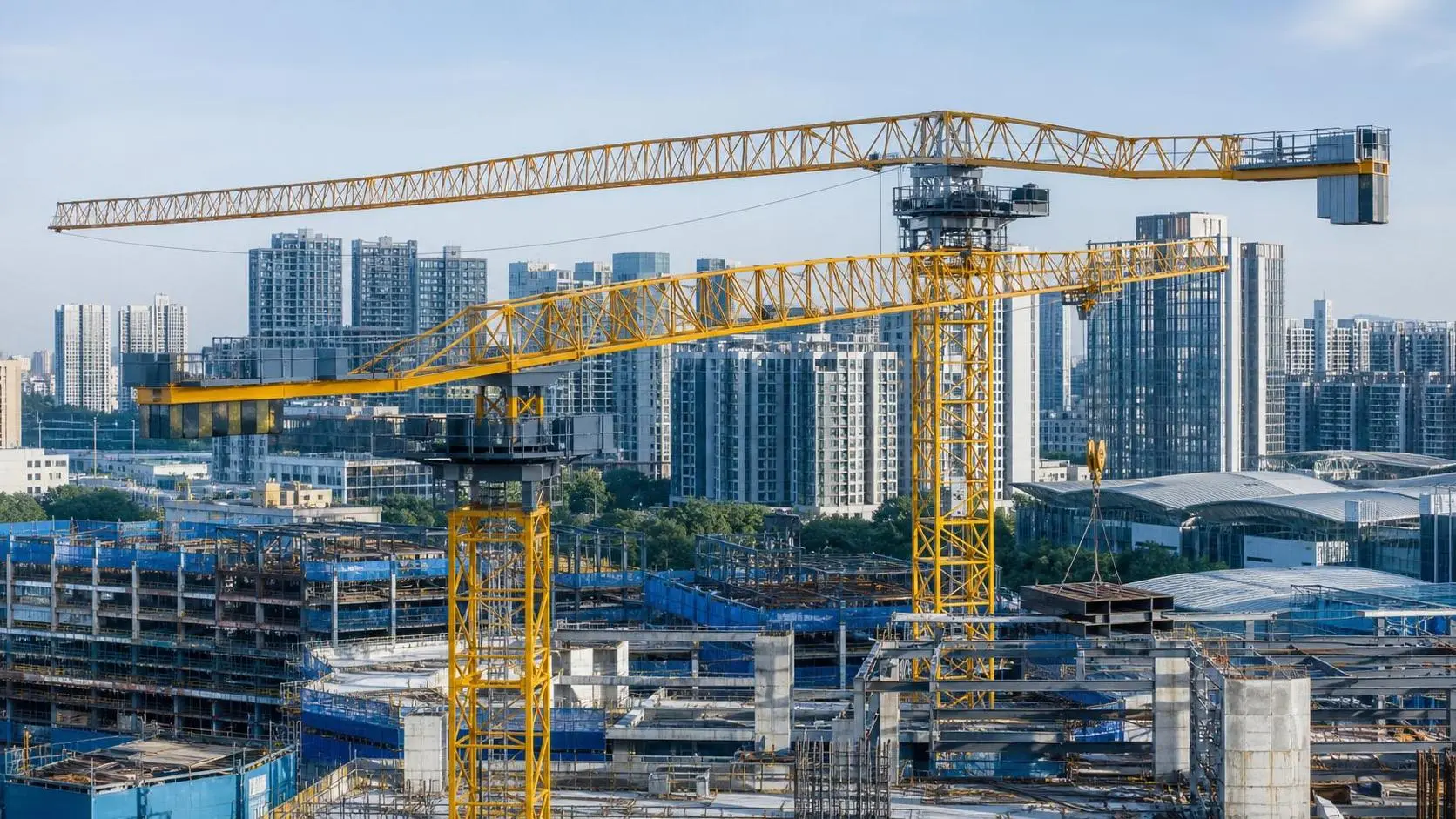 Topless Tower Crane Hoisting: When Flat-Top Design Works Best