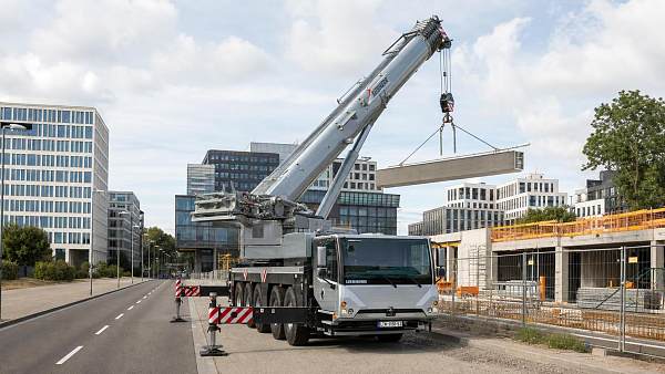 How EN 13000 Affects Truck Crane Selection for Road Travel and Lifting Safety