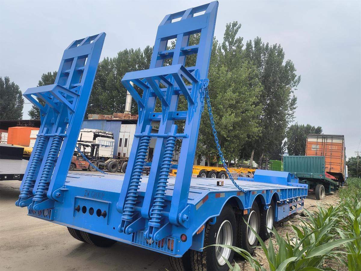 3 Axle Lowbed Semi Trailer 3 Axle Lowbed Semi Trailer
