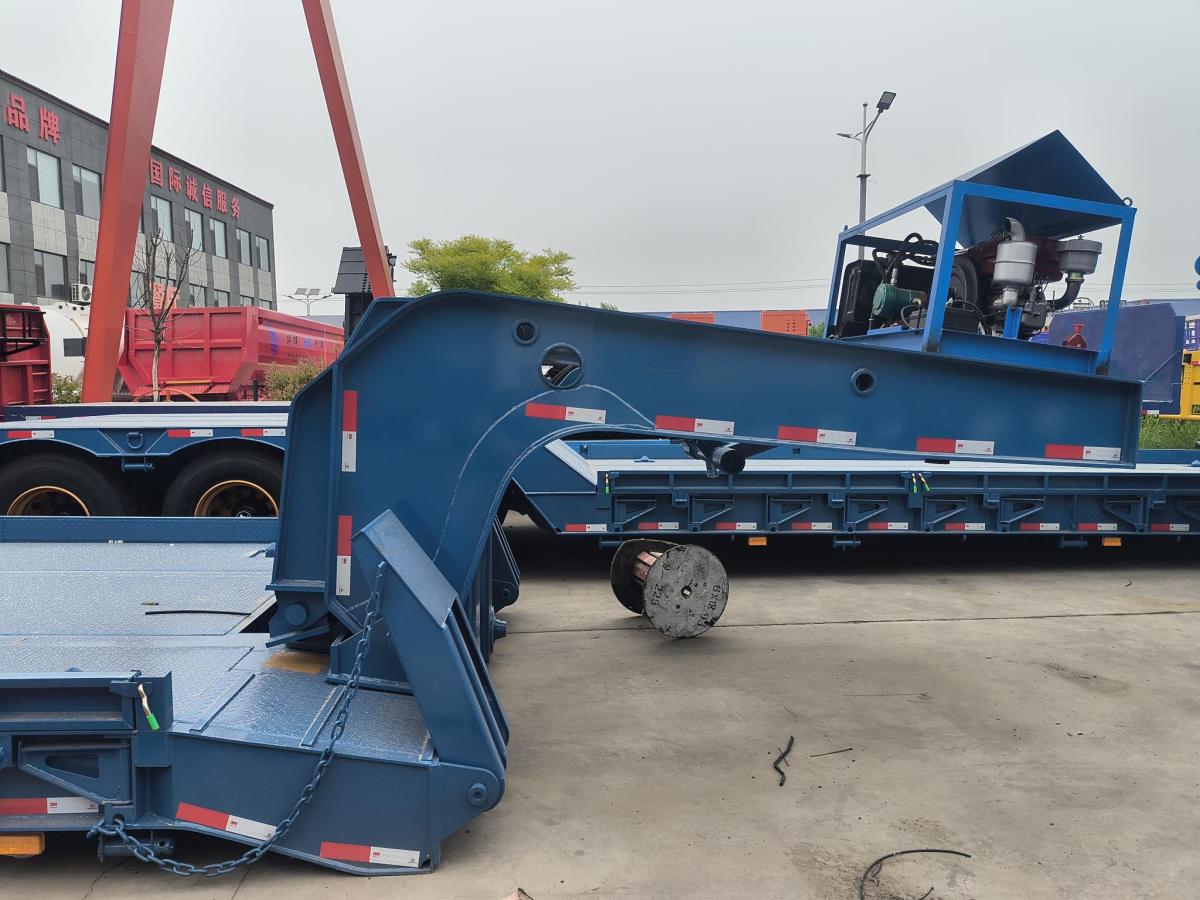 4 Axle RGN Low Bed Trailer (6) 4 Axle RGN Lowbed Trailer