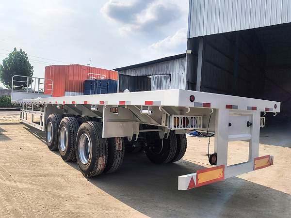 Extendable 3 Axle Flatbed Trailer