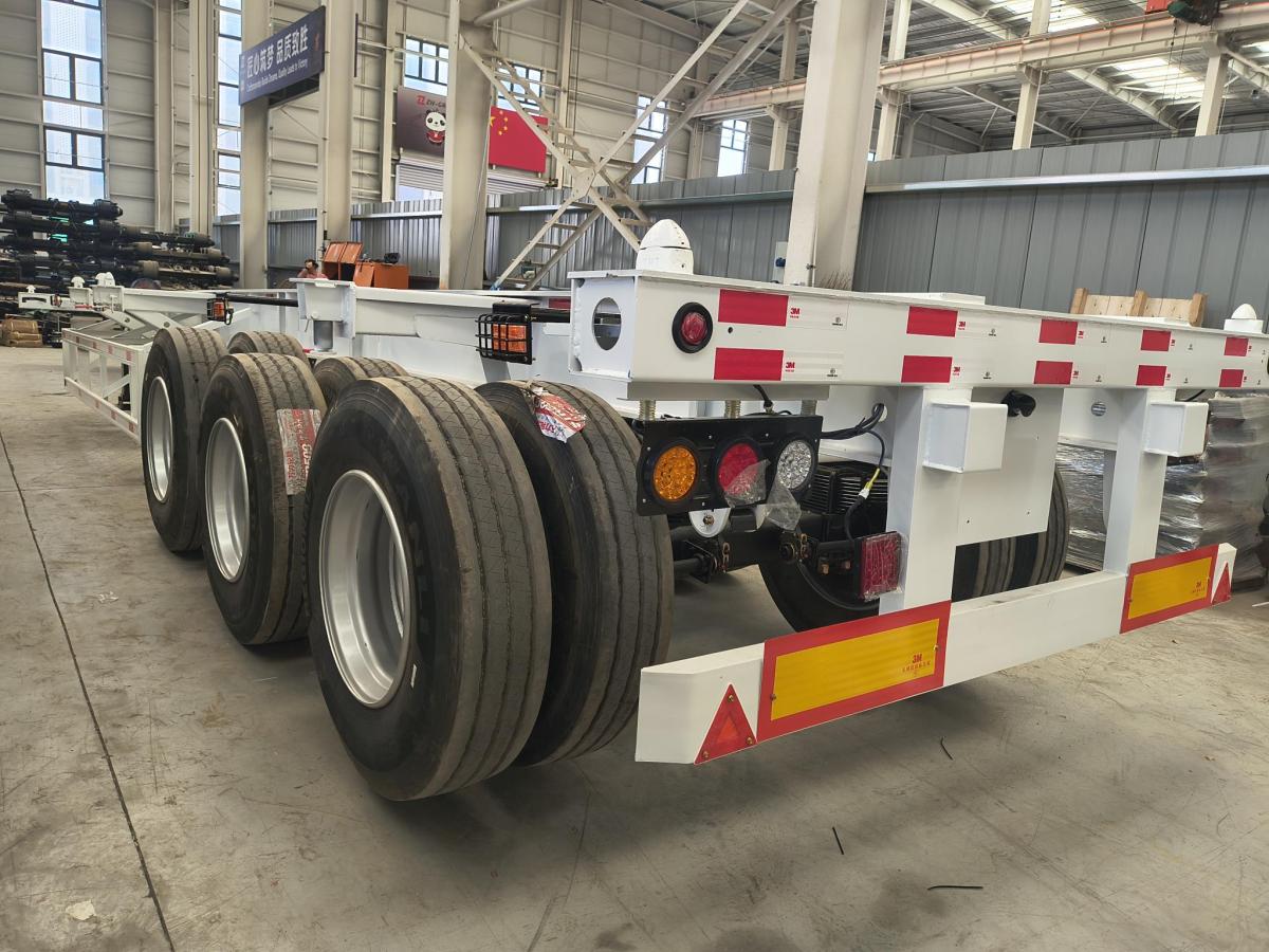 3 Axles Skeletal Container Trailer