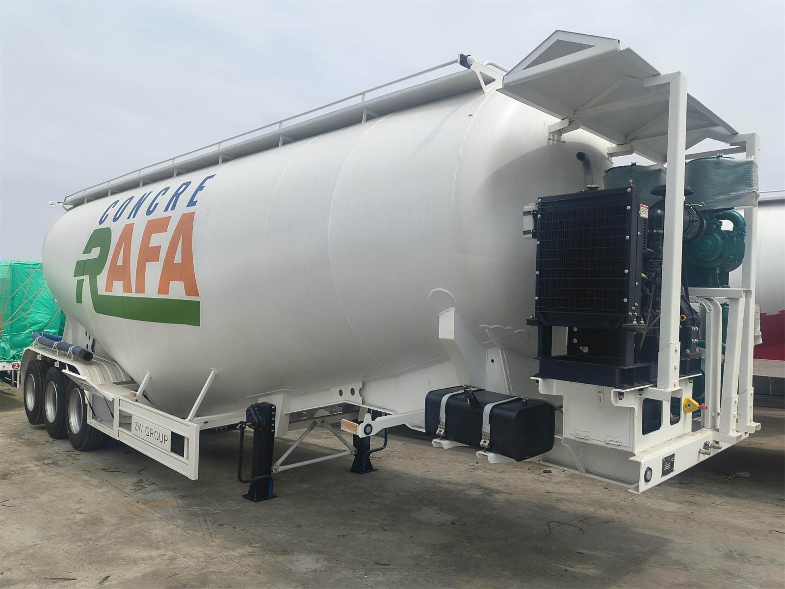 3 Axle 35CBM Pneumatic Cement Bulker Trailer
