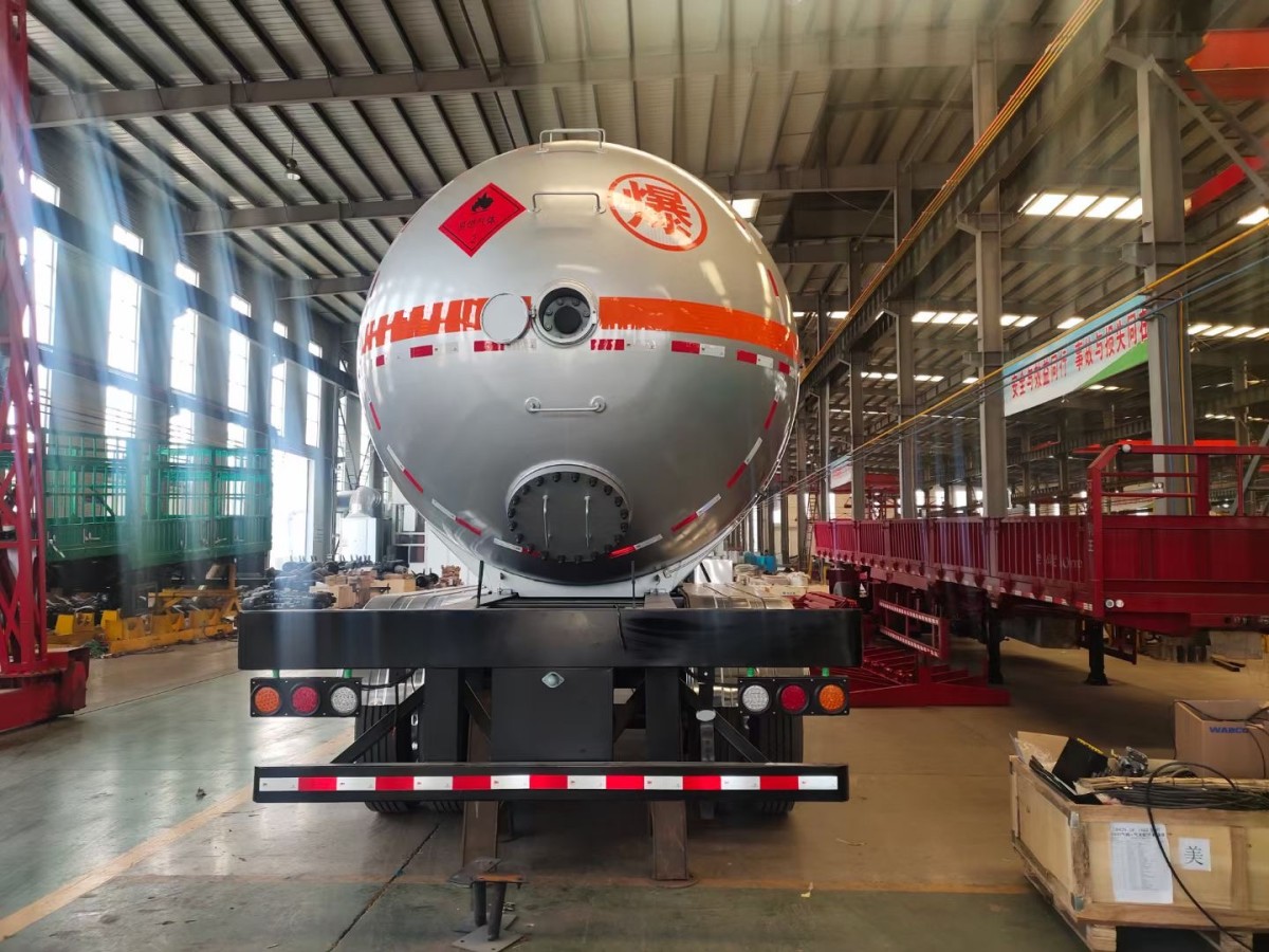 861e3066617b0252eb5679730ed8ec8e 61.9m³ Propane transport Tanker Trailer