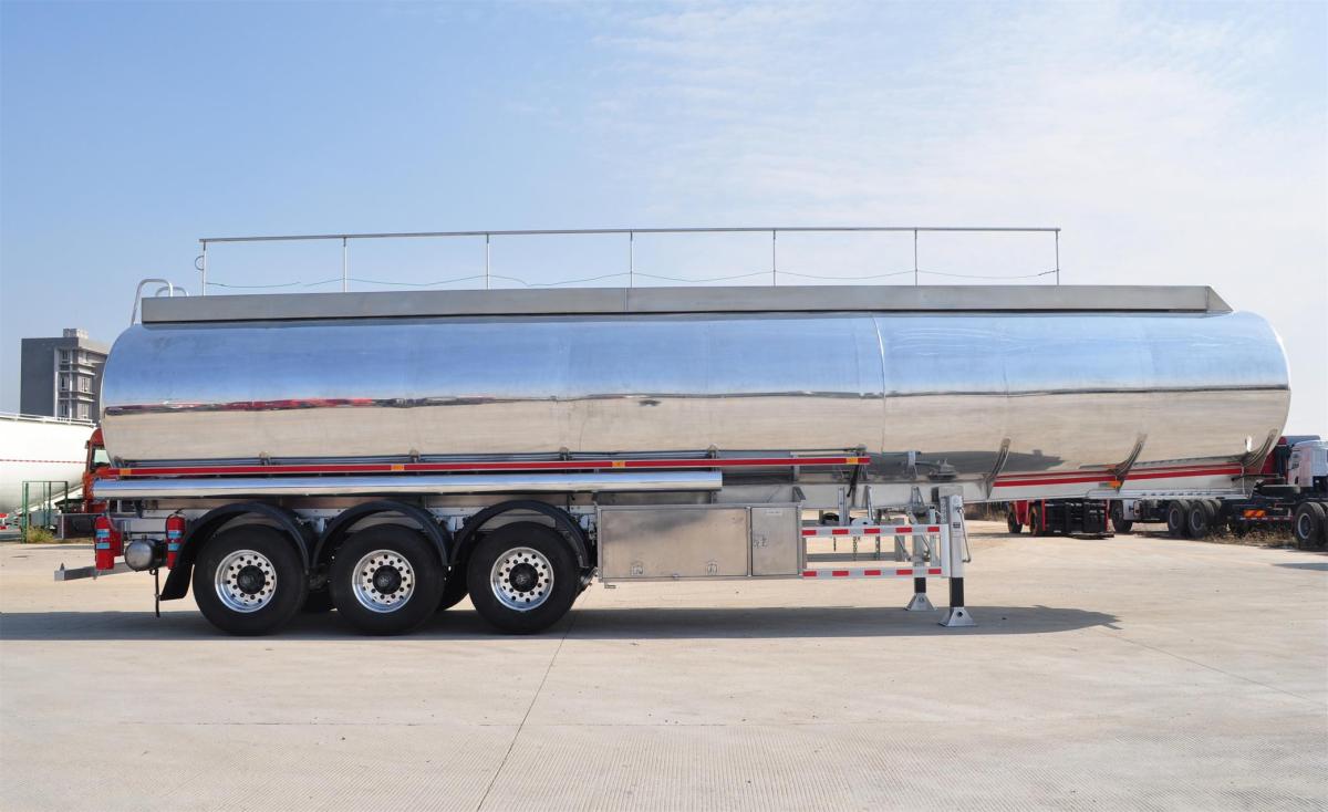 Mirror Polished Stainless Steel Tank Semi Trailer Mirror Polished Stainless Steel Tank Semi Trailer
