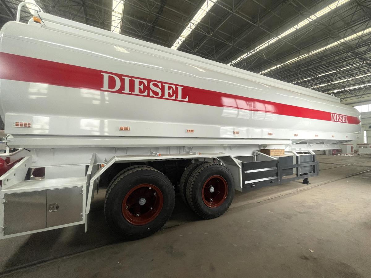 2 Axle 50m³ Carbon Steel Fuel Tanker Semi Trailer
