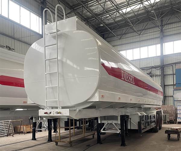 2 Axle 50m³ Carbon Steel Fuel Tanker Semi Trailer