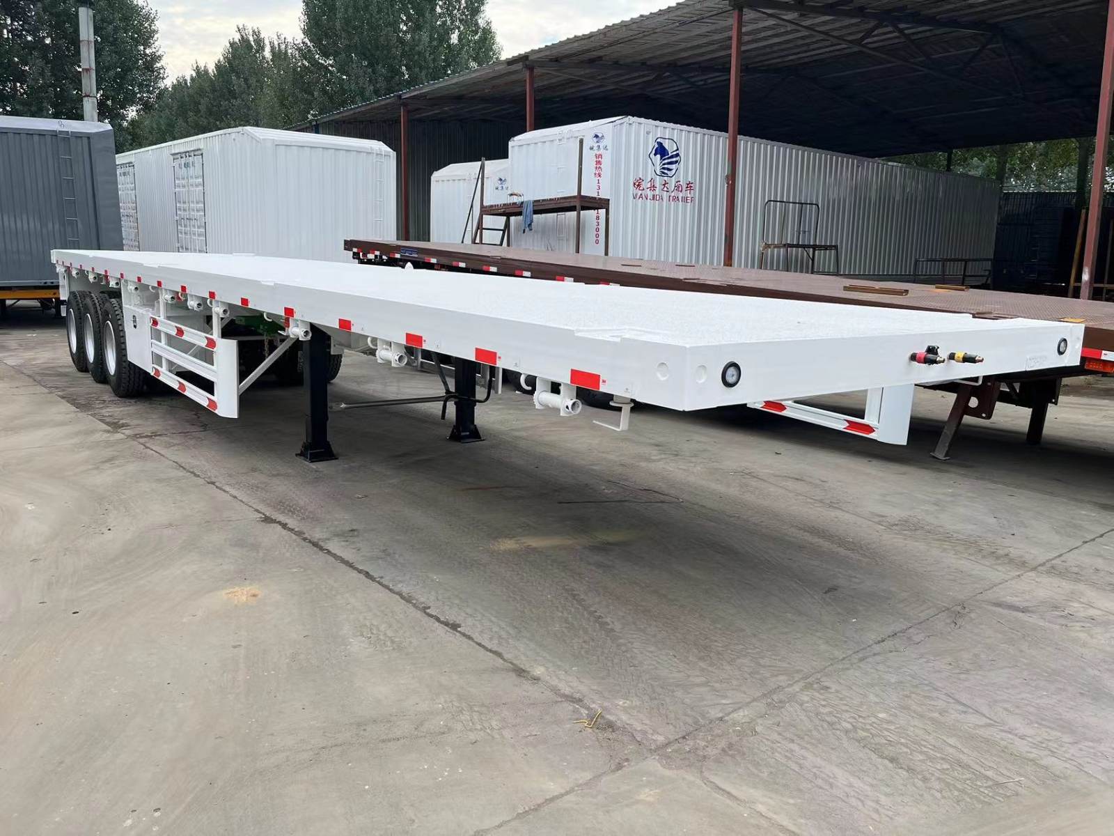 Factory Price 3 Axle Flatbed Semi Trailer