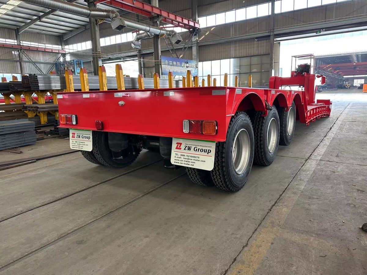 3 Axle Removable Gooseneck lowbed trailer 3 Axle Removable Gooseneck lowbed trailer