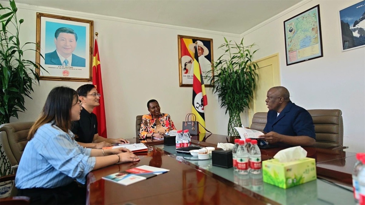 ZW Group Meets Uganda Ambassador in Beijing for Heavy Transport