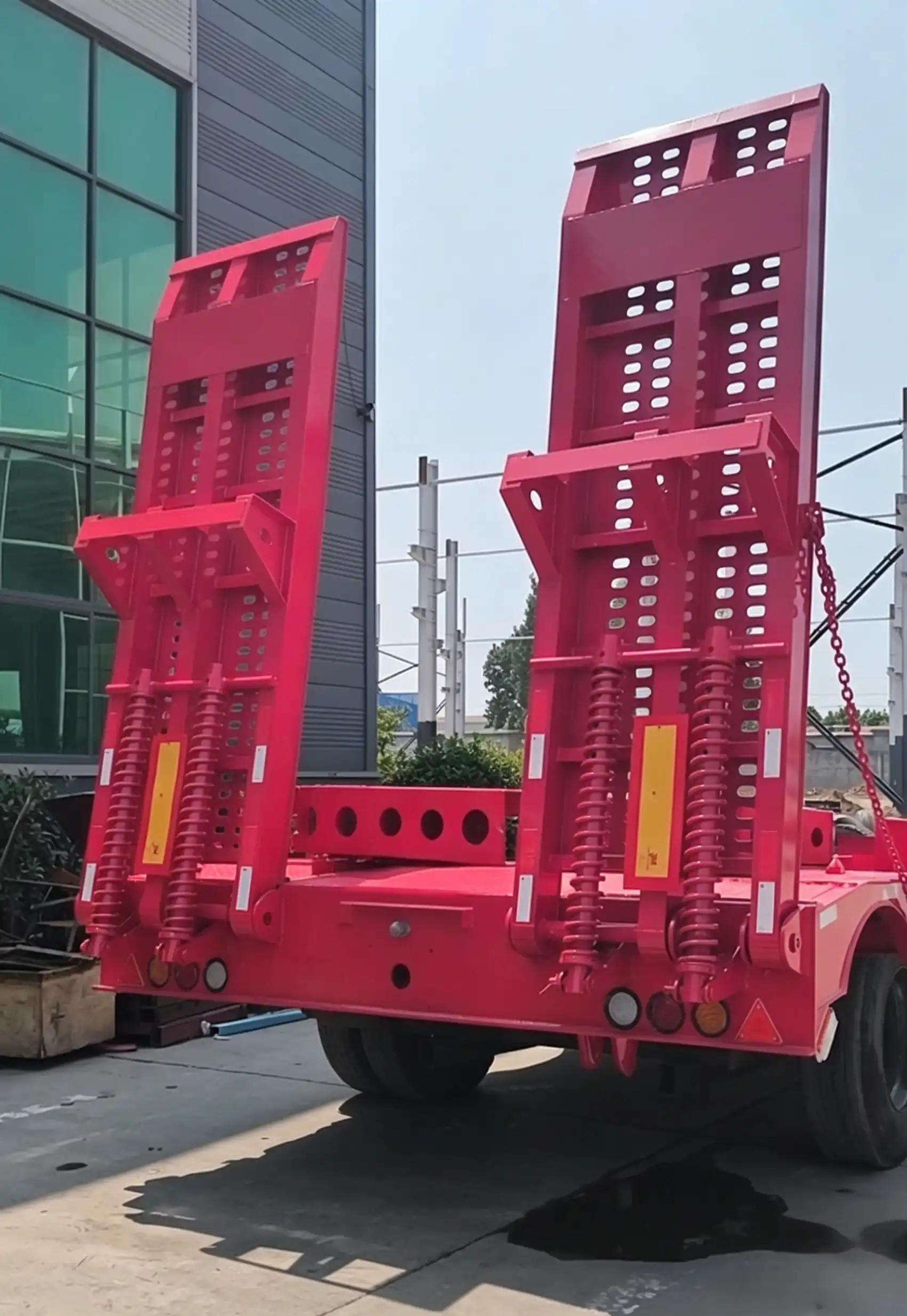 مقطورة منخفضة السطح قابلة للتمديد بثلاثة محاور