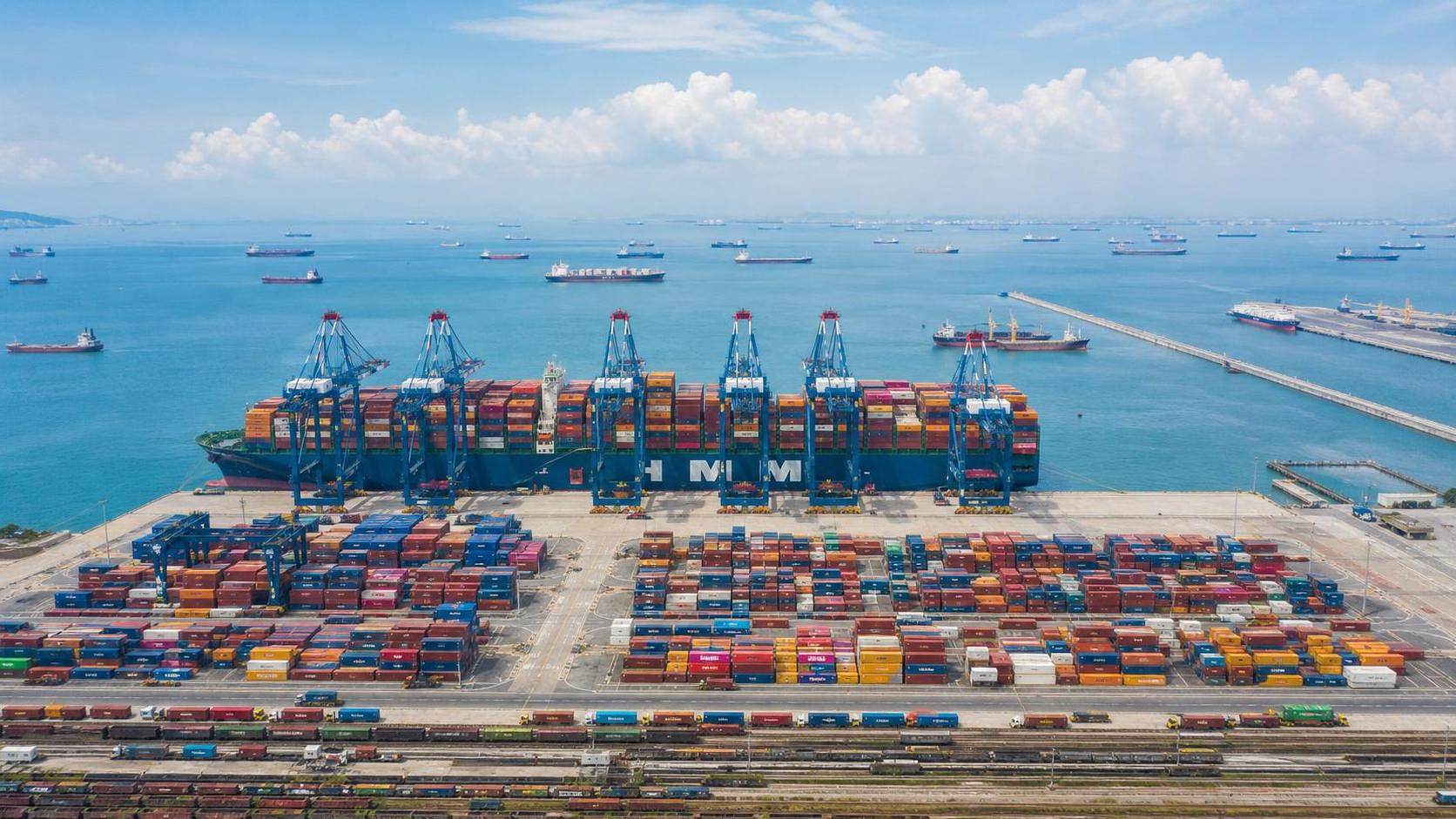 Port Congestion Report: What Delays Mean for Lead Times
