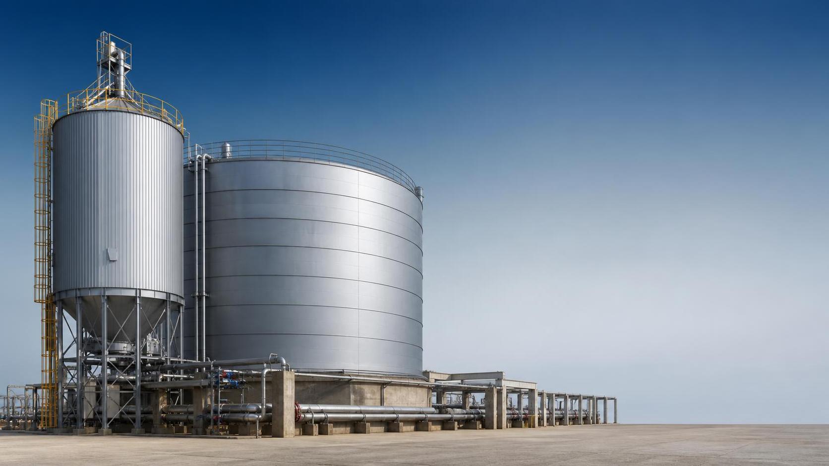 Bulk Material Storage Silos vs. Tanks: Choosing the Right Layout for Your Site Bulk Material Storage Silos vs. Tanks: Choosing the Right Layout for Your Site