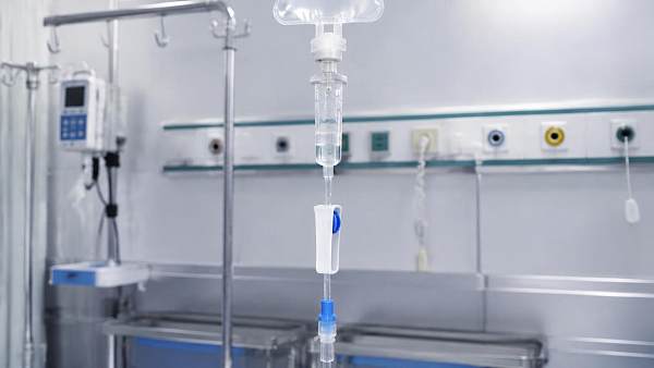 Is Air Embolism a Risk When Using Standard IV Sets?