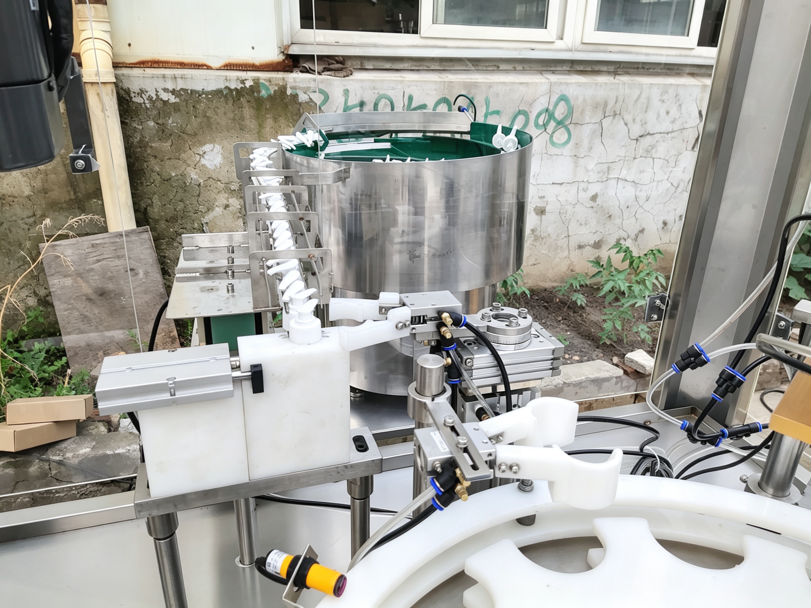 Full Auto Shampoo Filling Machine Liquid Detergent Bottle Filler Capping Machine for Cosmetic and Daily Necessities Industry