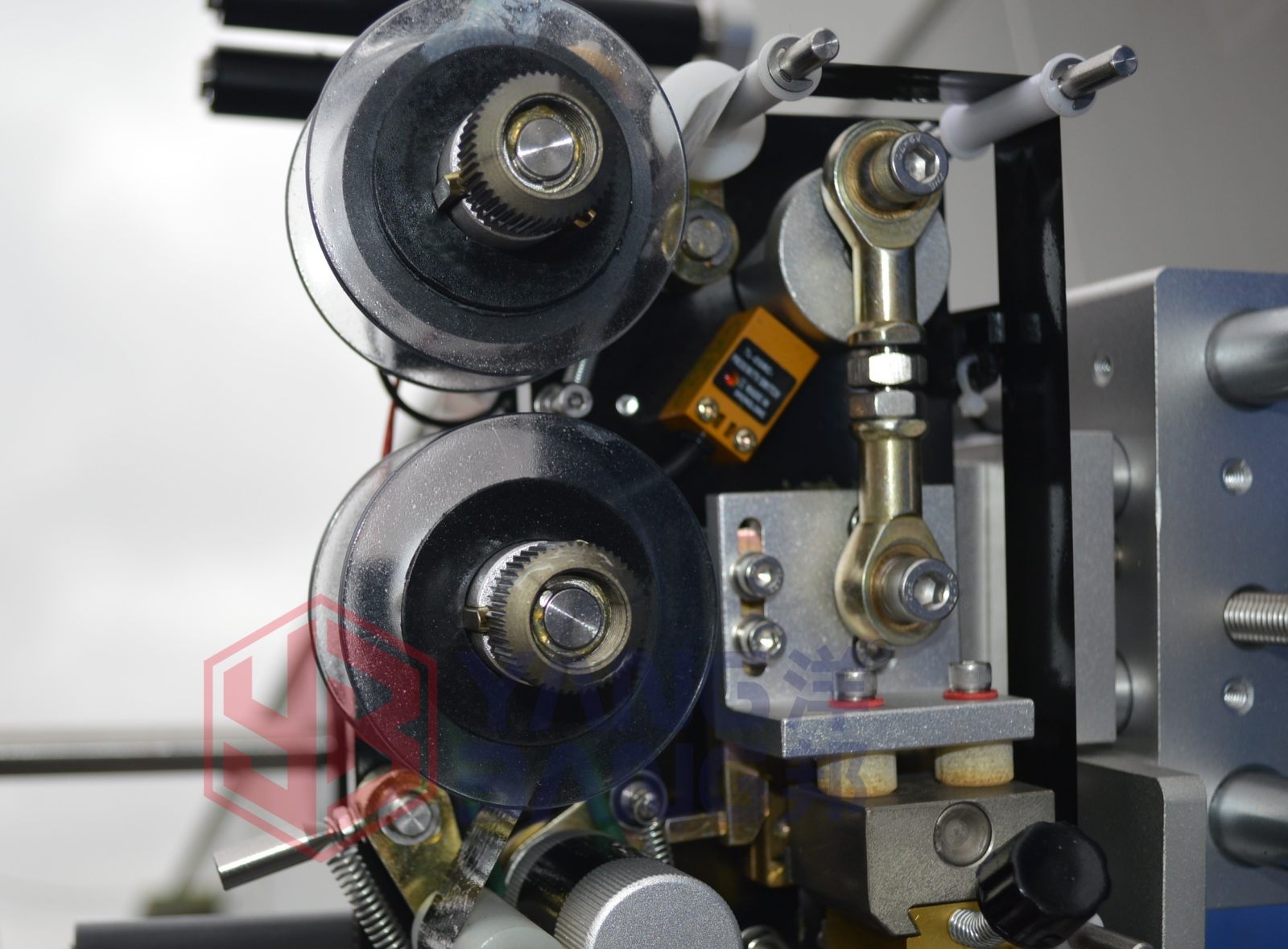 YB-PT120 Automatic Factory Price Flat Labeling Machinery Used for Book Folders Boxes Bags Caps Etc Can Be Customized