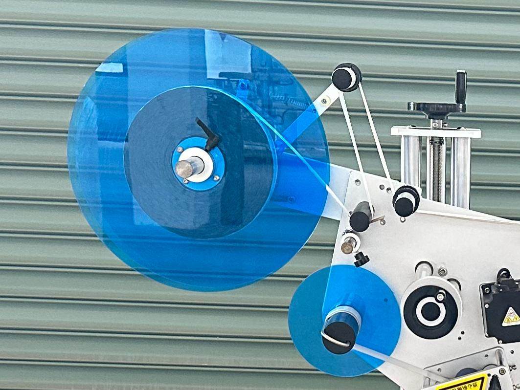 YB-PT120 Automatic Factory Price Flat Labeling Machinery Used for Book Folders Boxes Bags Caps Etc Can Be Customized