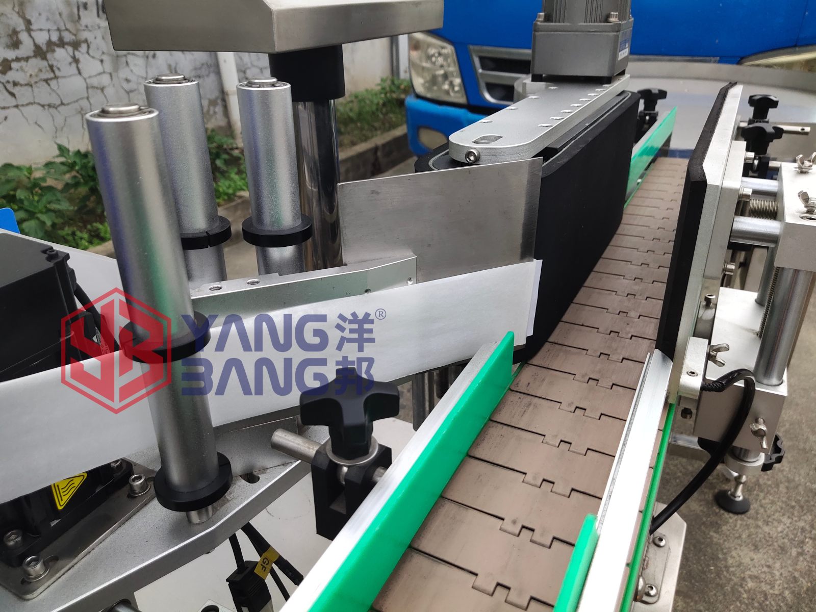 YB-LT80 Automatic Label Applicator Easy Size Changeover for Different Containers Adjustable Position Labeler for Packaging Line