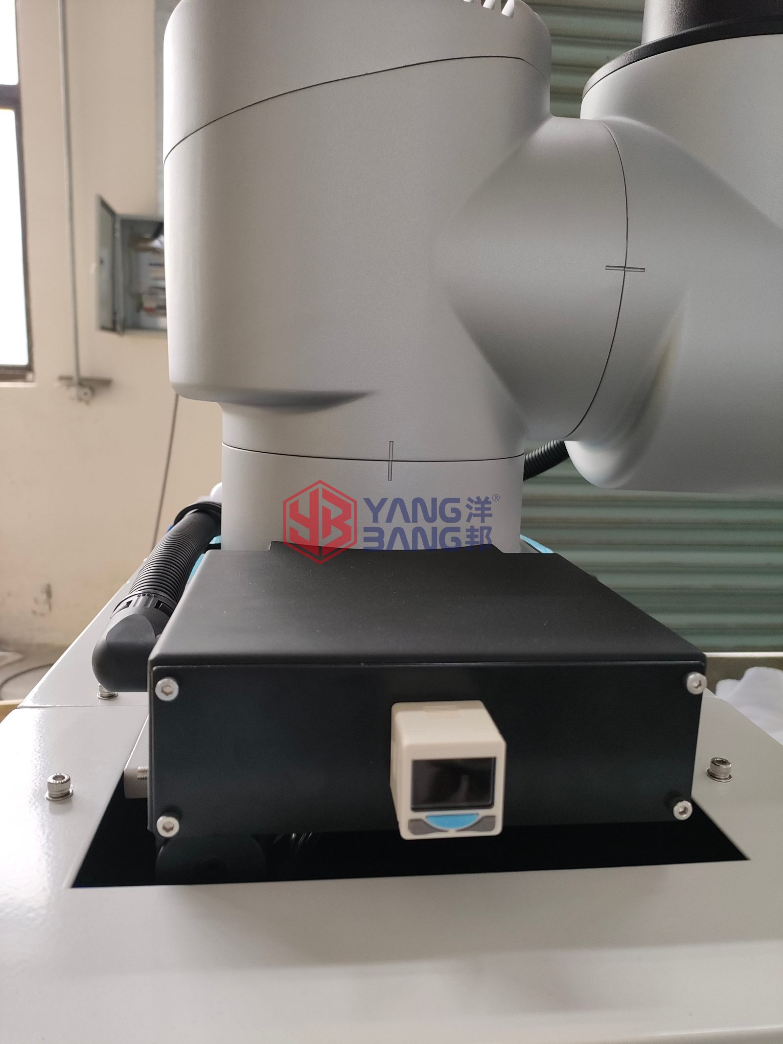 YB-MD35L China Factory High Efficiency Automatic Palletizer for Mineral Water Carton Box and Drinking Water Case Packing Line