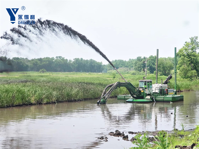 Wanneer is een baggerschip voordeliger dan materieel op de wal?