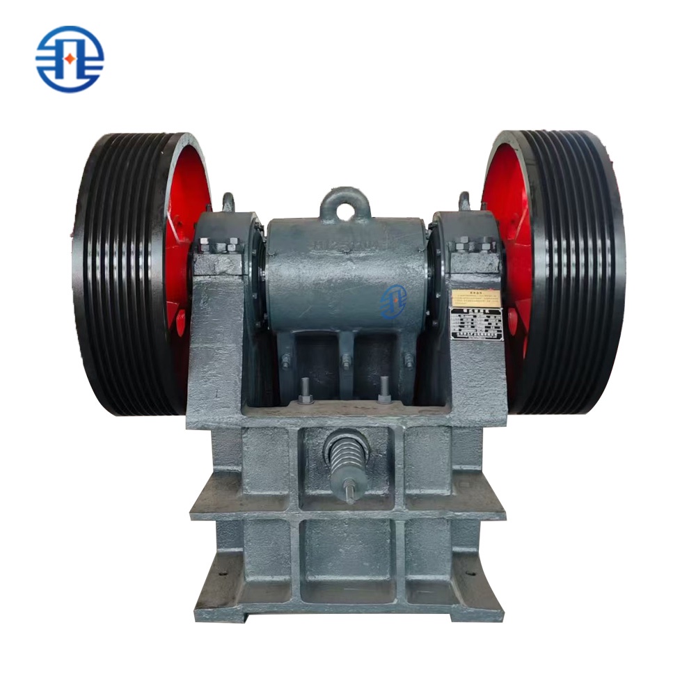 Concasseur à mâchoires européen FEIFAN PEW1100, 250-520 t/h, pour le minerai minier, avec une efficacité de concassage élevée, machine certifiée CE