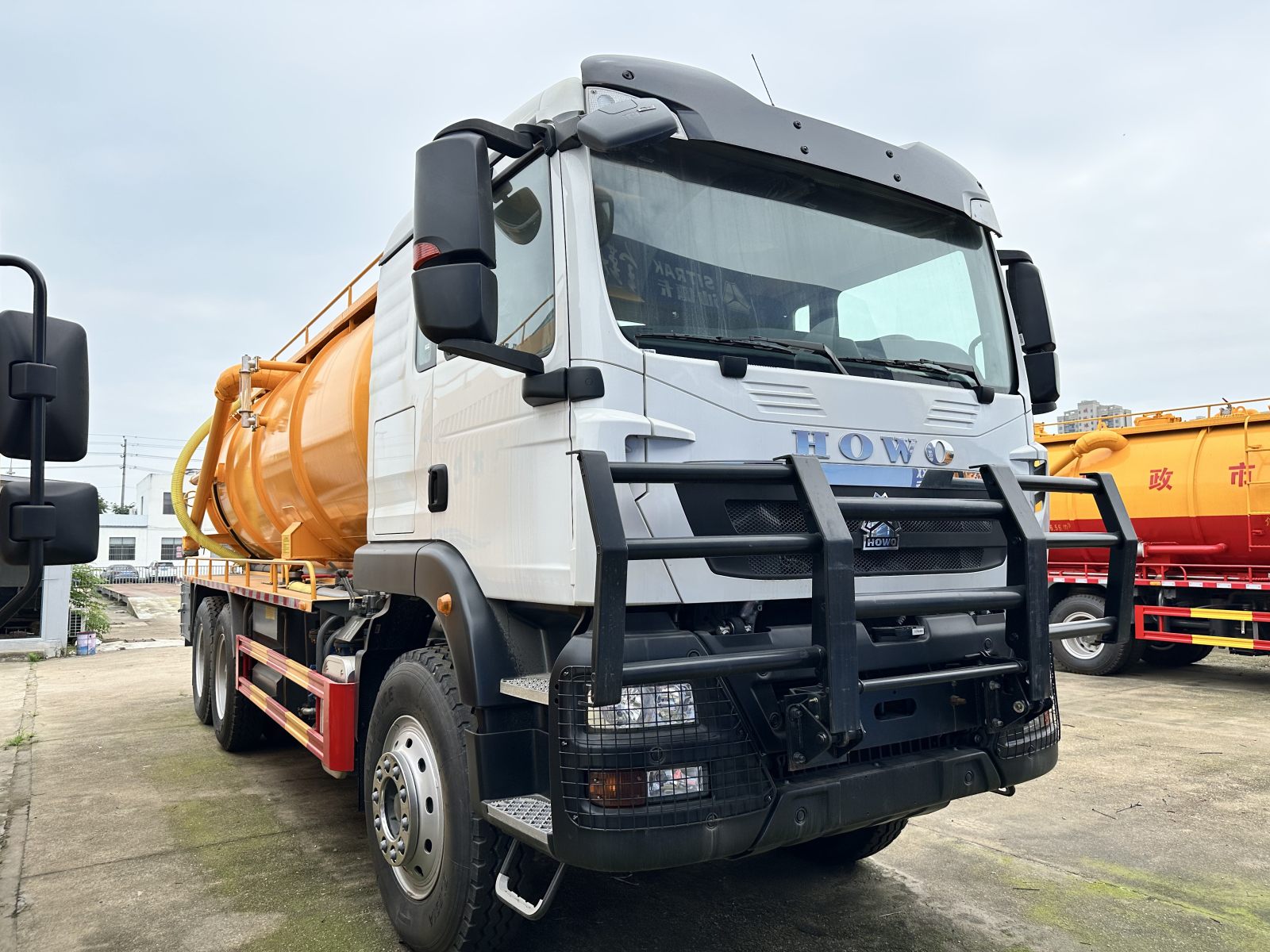 شاحنة شفط مياه الصرف الصحي HOWO TX430 6x4