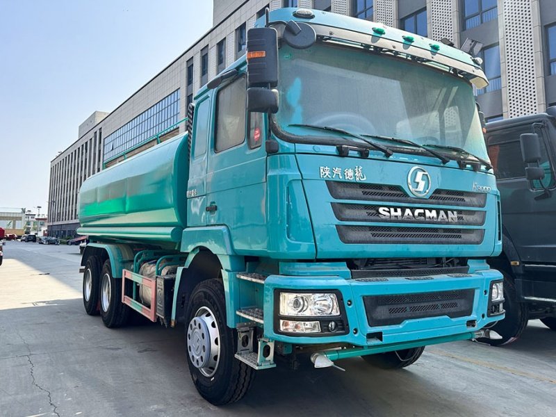 SHACMAN 6x4 F3000 شاحنة صهريج مياه