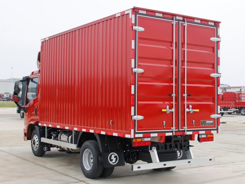 شاحنة صندوقية SHACMAN K5000 4x2