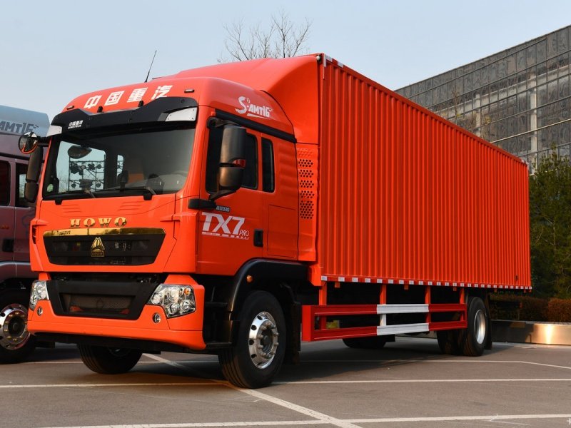 شاحنة صندوقية HOWO TX 4x2 330 حصان