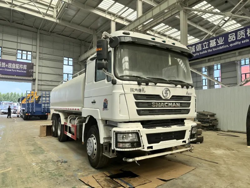 شاحنة صهريج مياه SHACMAN F3000 6x4