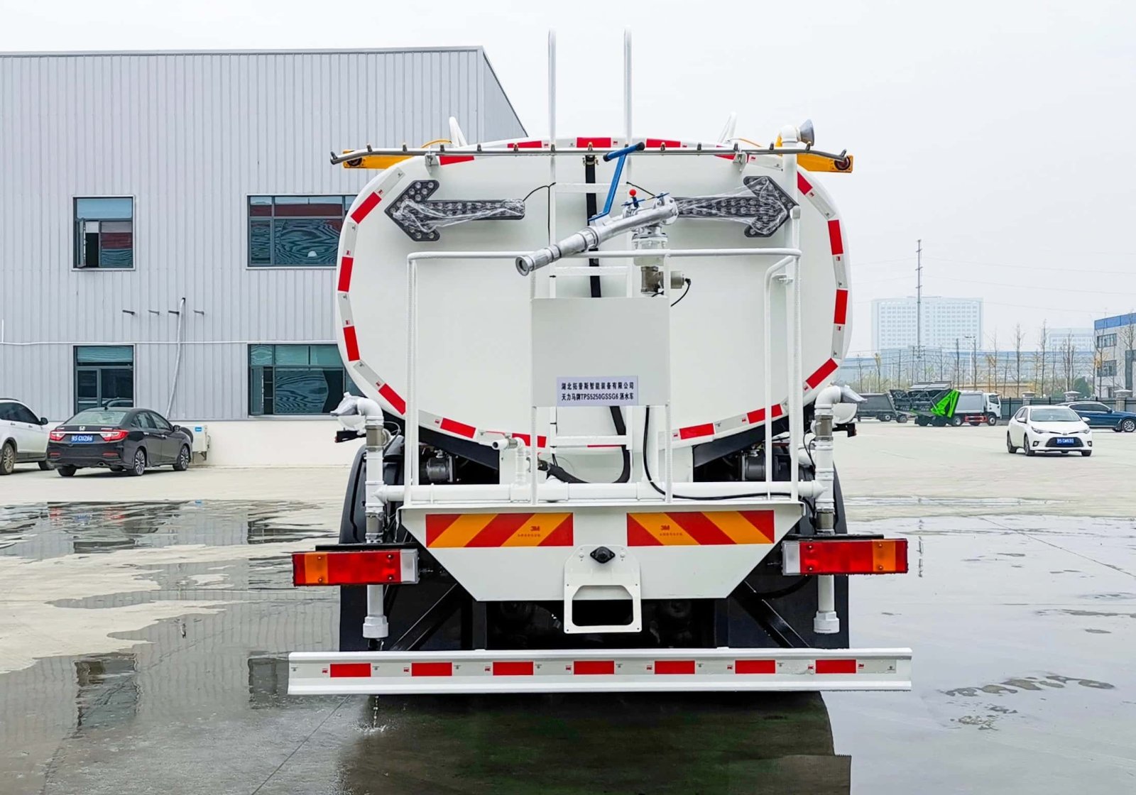 Camion-citerne arroseur DONGFENG 6x4 20000L