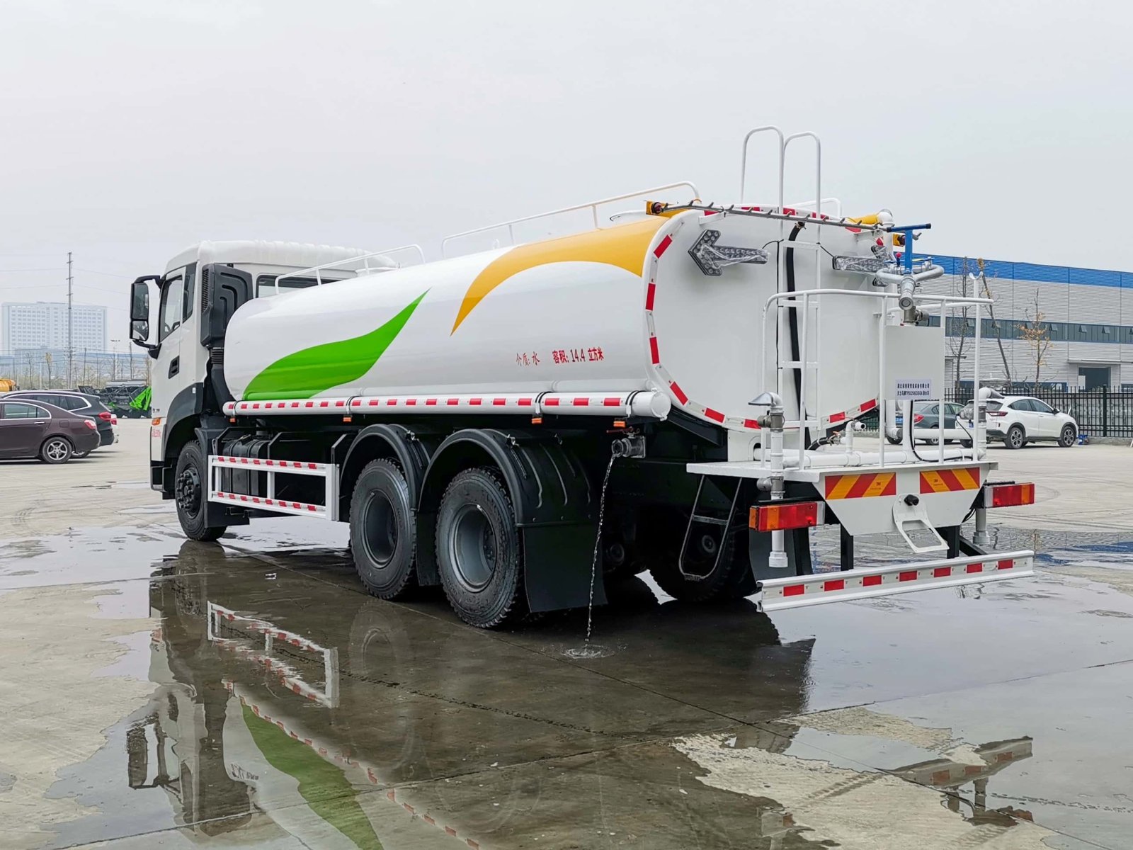 Camion-citerne arroseur DONGFENG 6x4 20000L