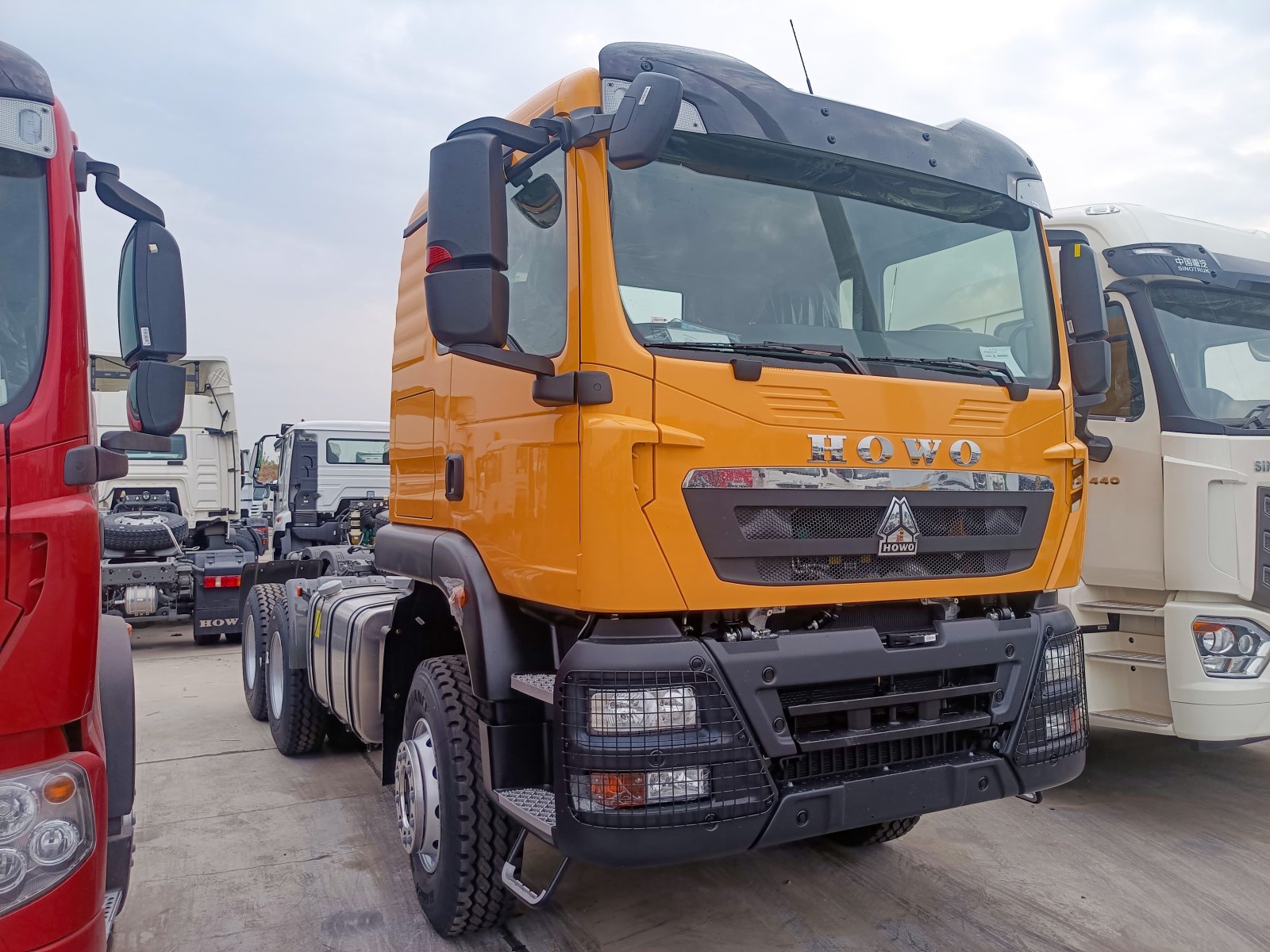 Camion tracteur SINOTRUCK HOWO TX 380 6x4